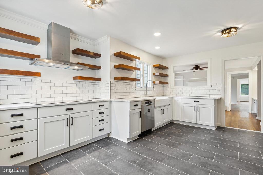 6288 Black Horseman Ln