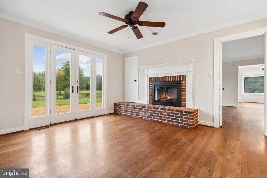 6288 Black Horseman Ln