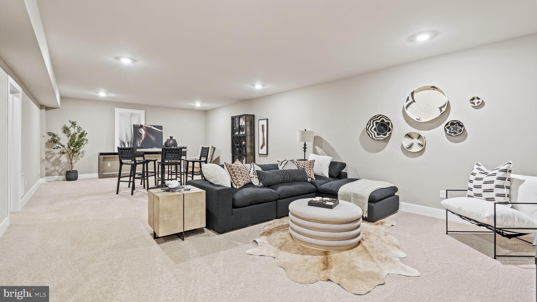 7883 HOLSTON LANE
