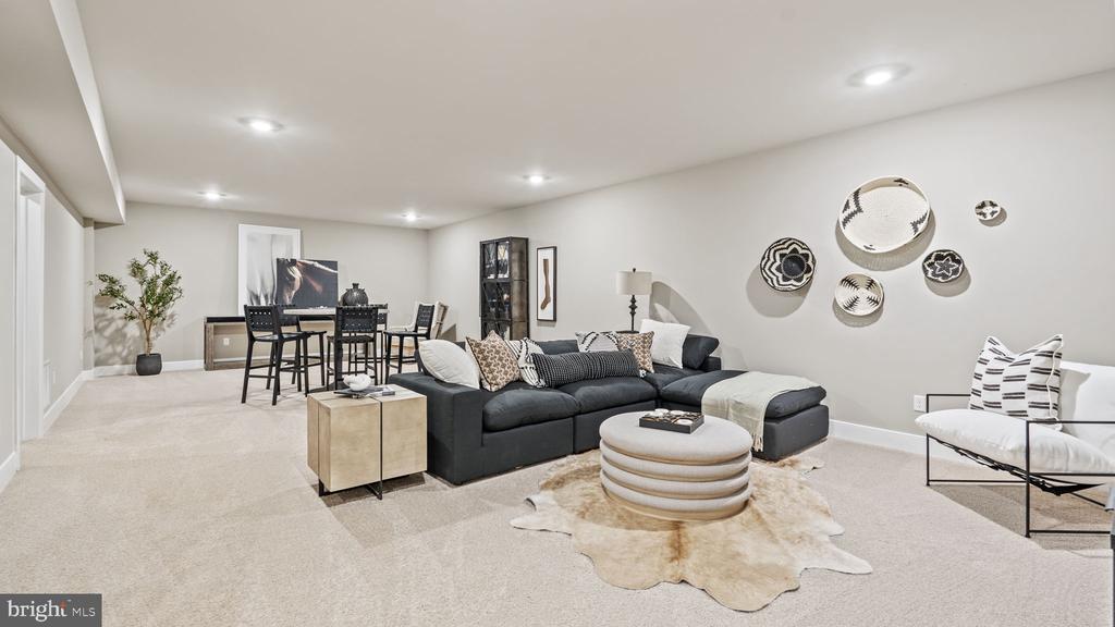 7883 HOLSTON LANE