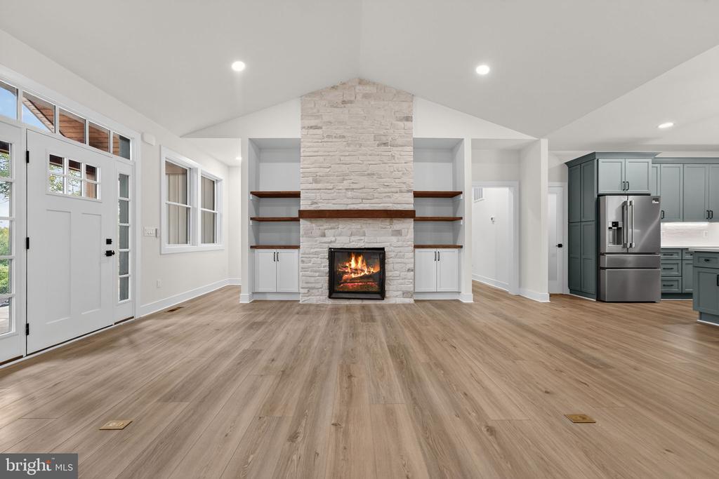 5281 HILLSIDE DRIVE