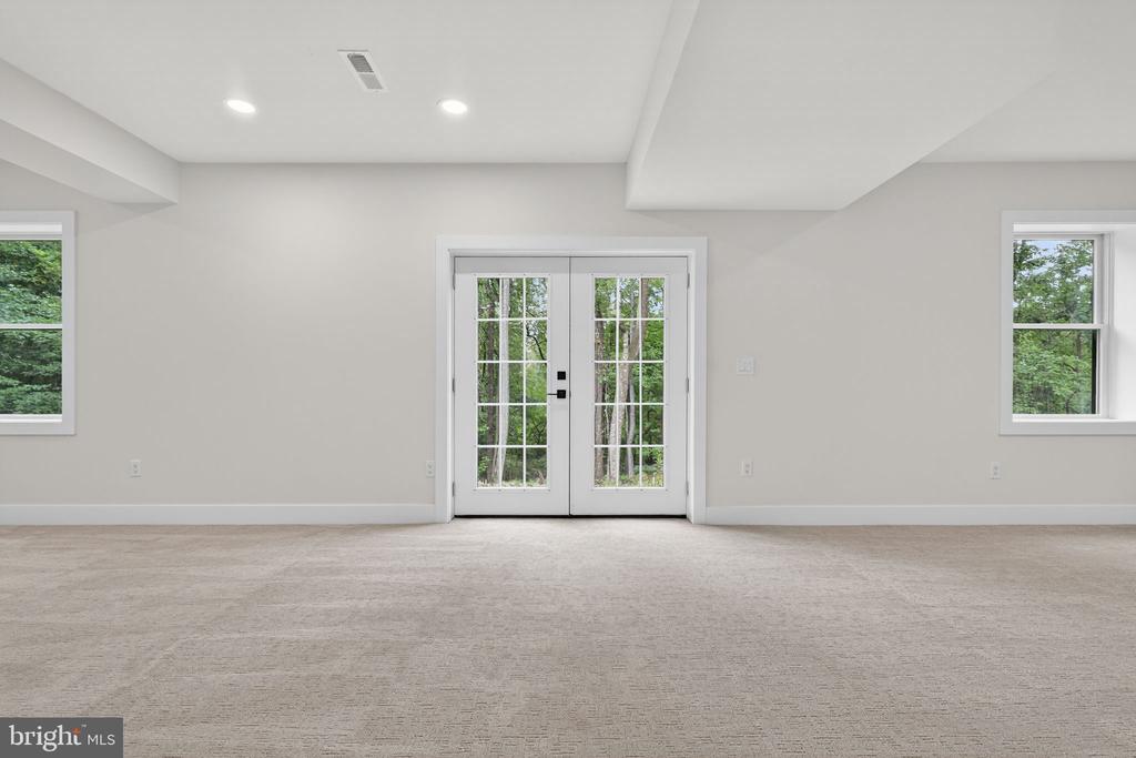 5281 HILLSIDE DRIVE