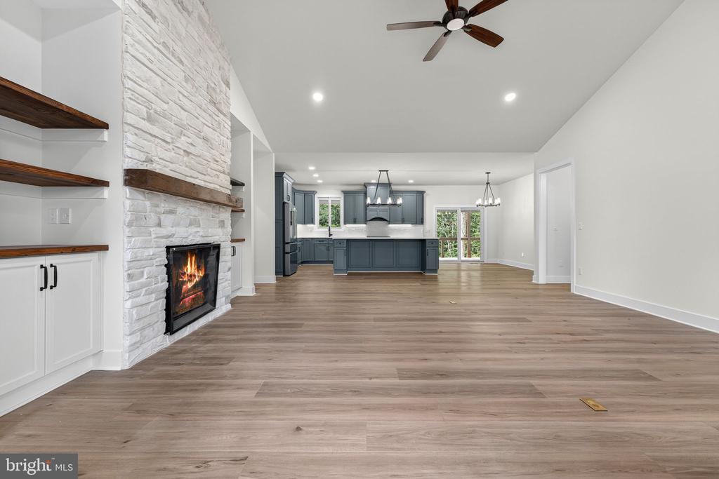 5281 HILLSIDE DRIVE