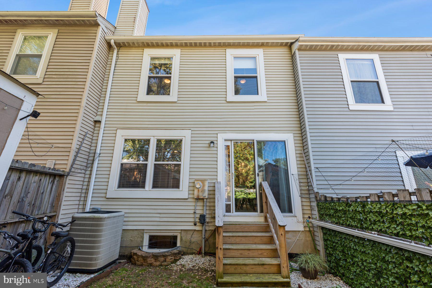 110 Aviary St