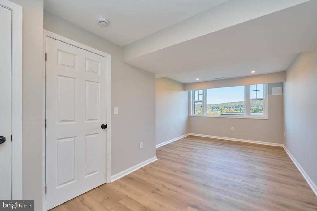 5635 MERRY OAKS RD