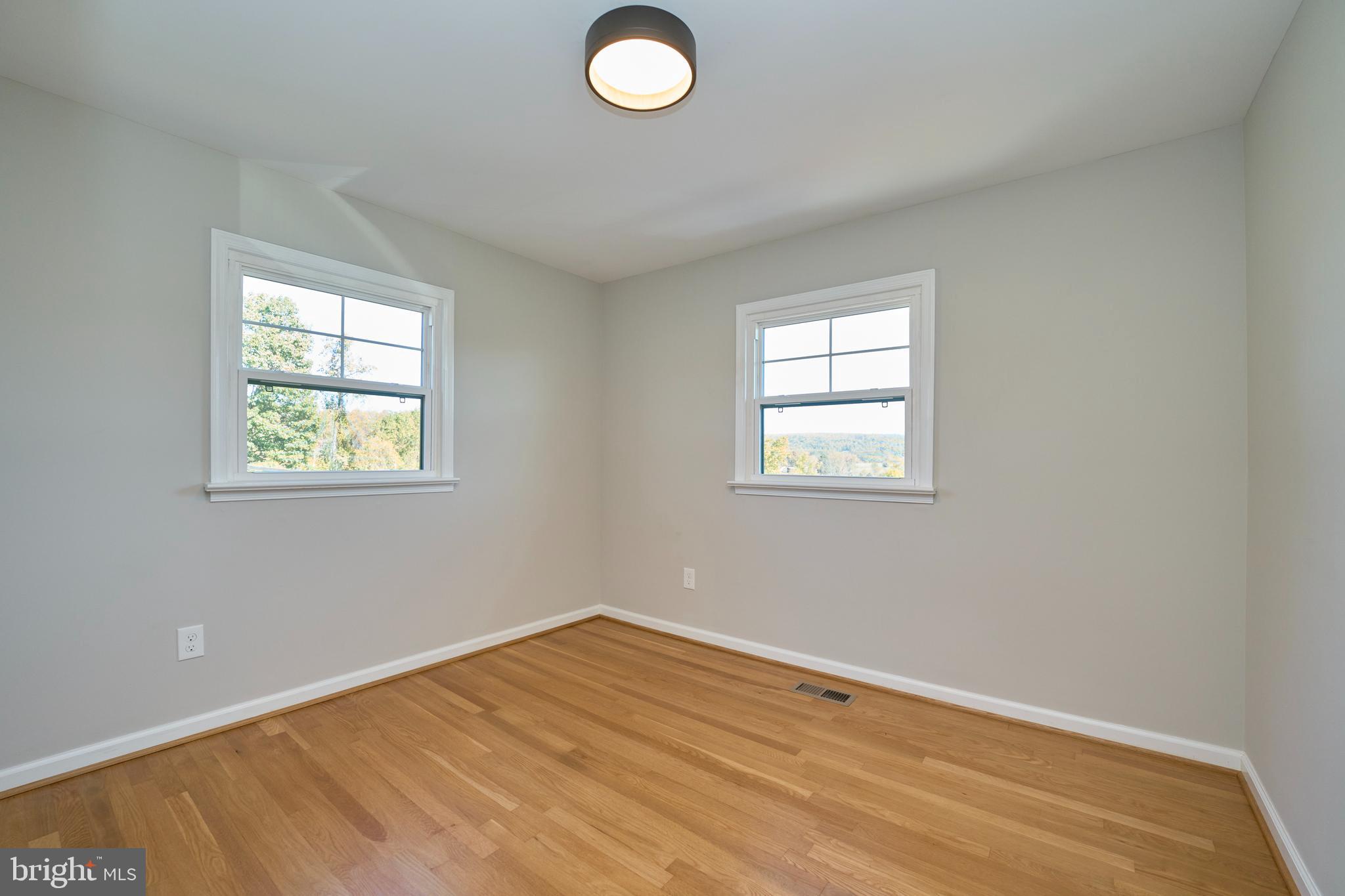5635 MERRY OAKS RD