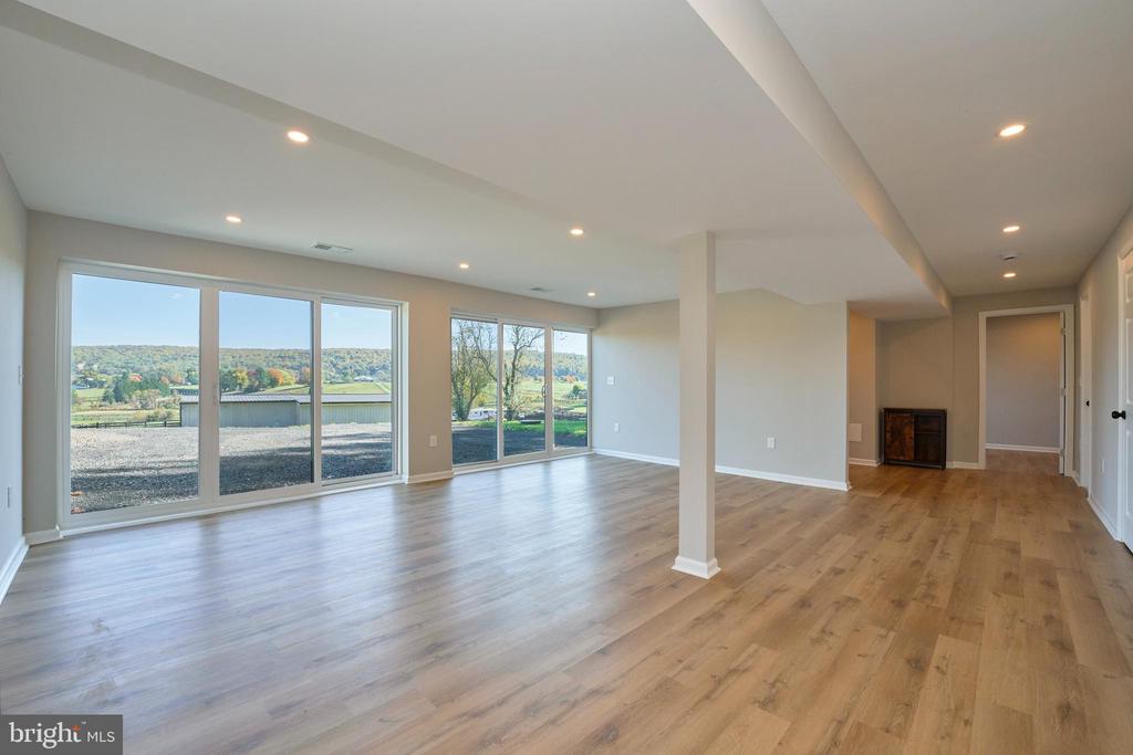 5635 MERRY OAKS RD