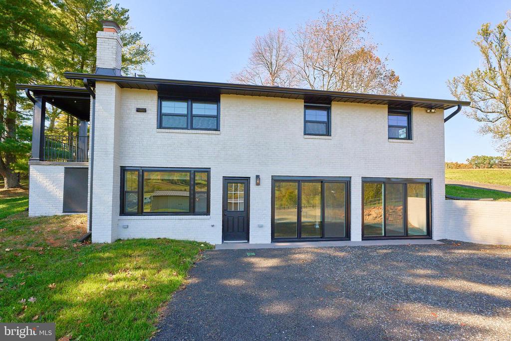 5635 MERRY OAKS RD