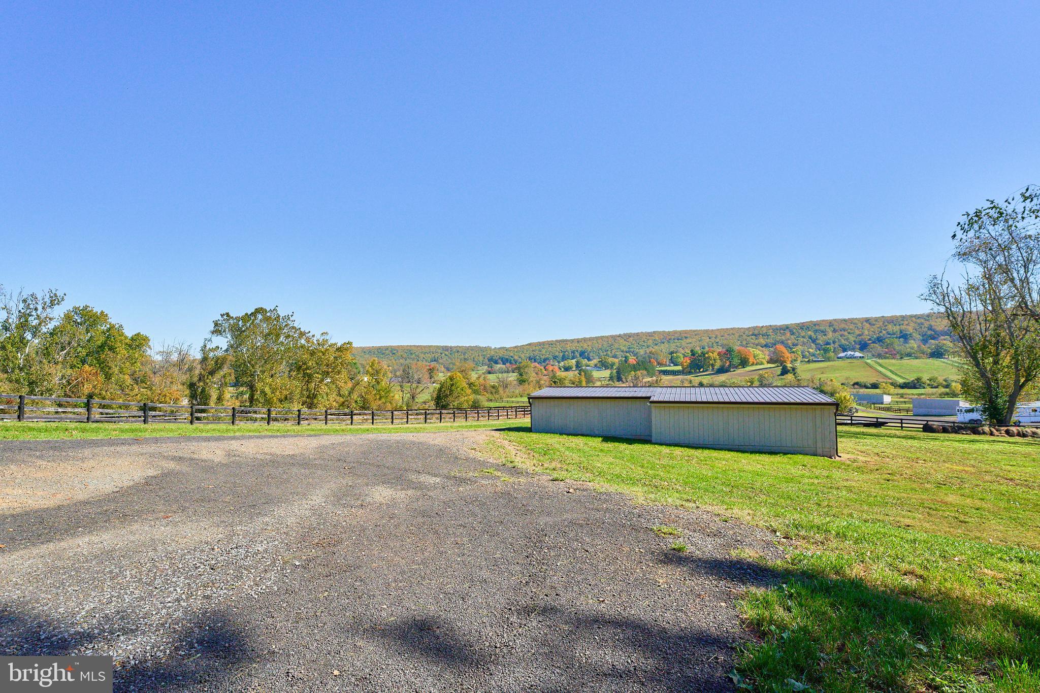 5635 MERRY OAKS RD