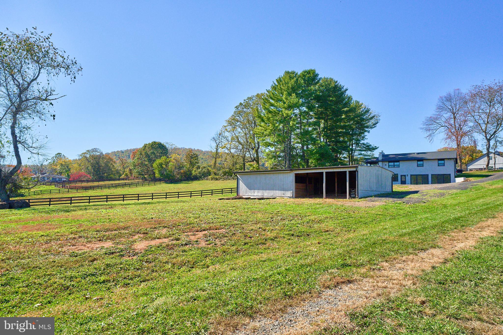5635 MERRY OAKS RD