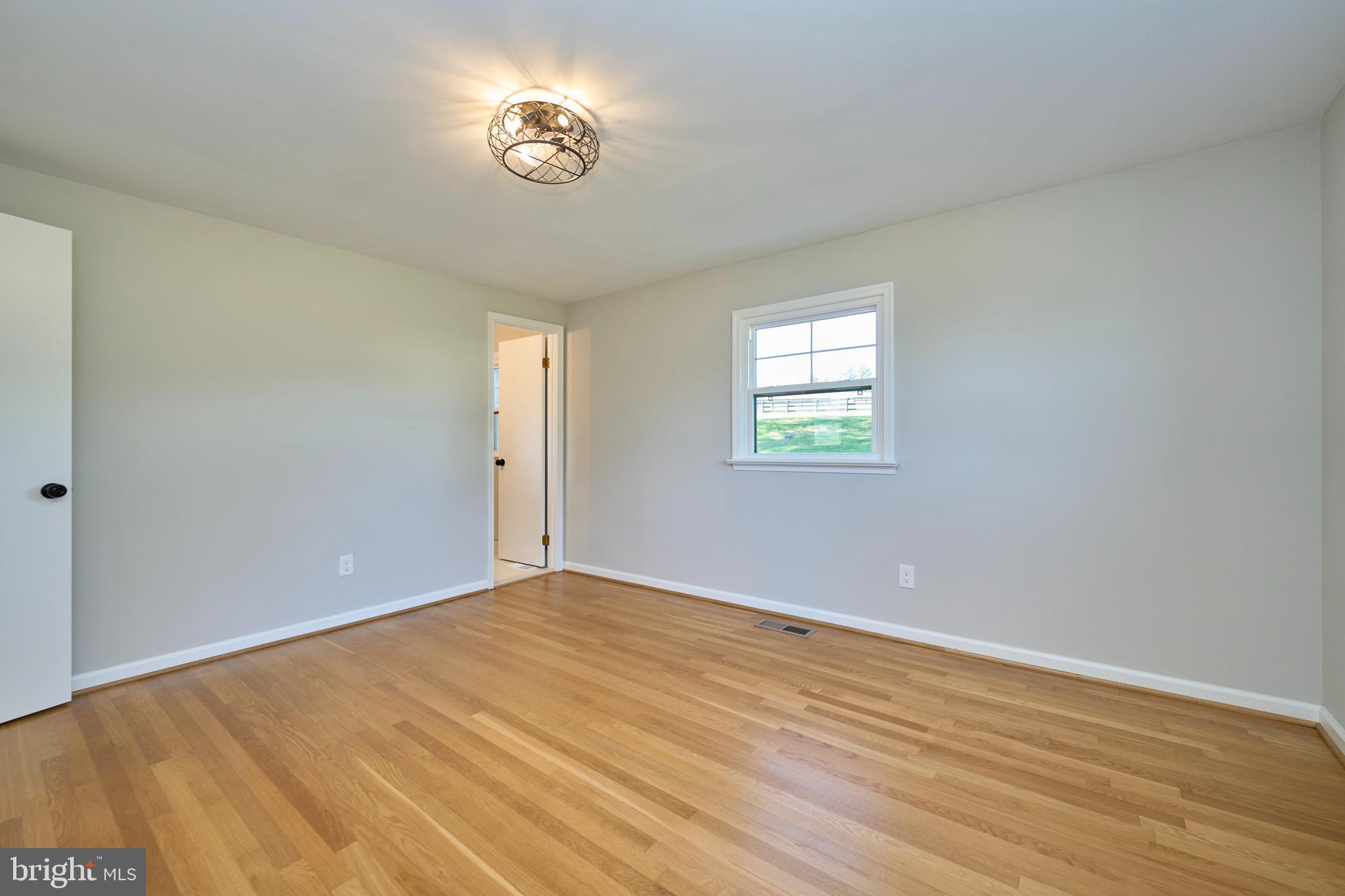 5635 MERRY OAKS RD