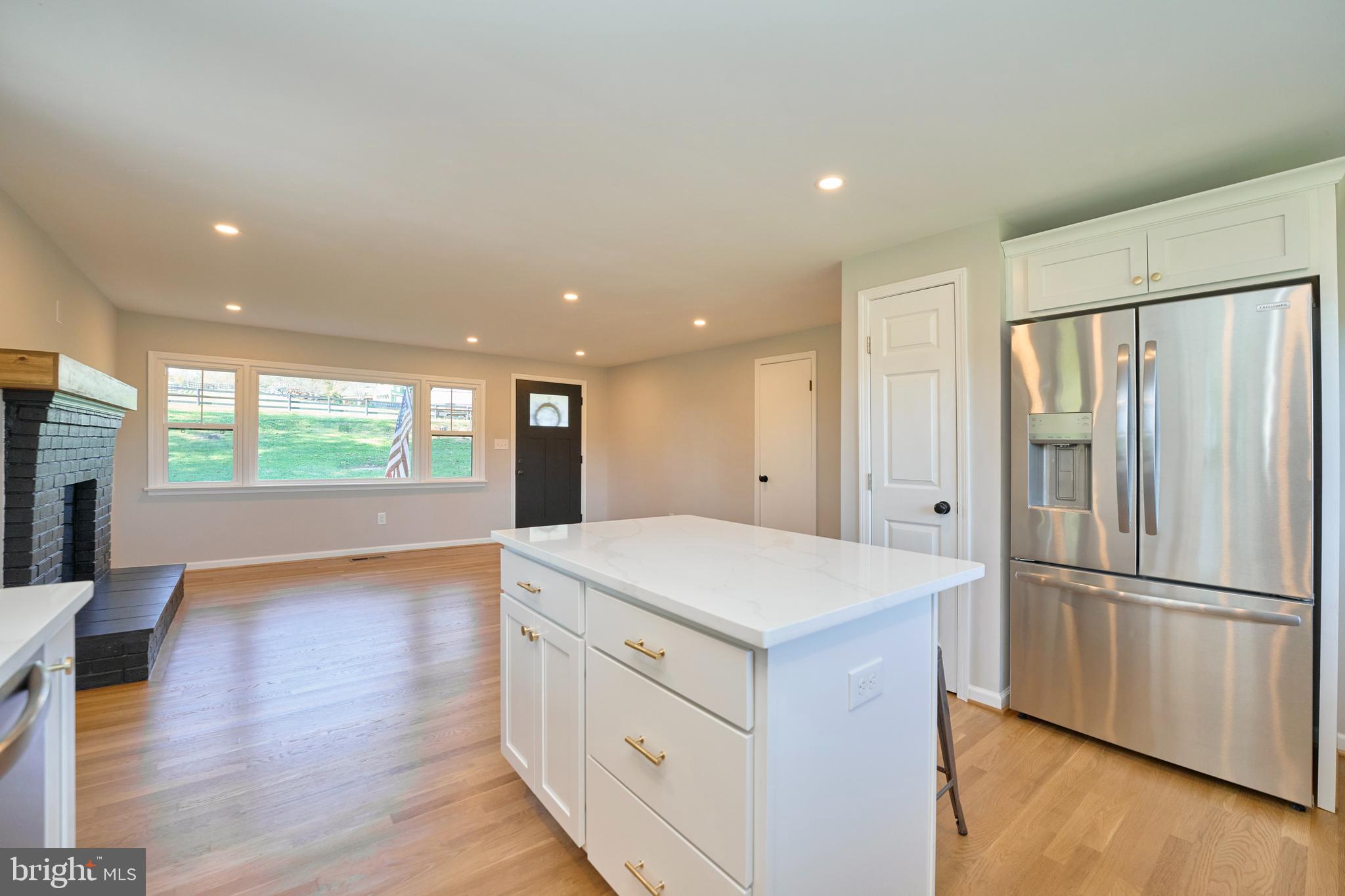 5635 MERRY OAKS RD