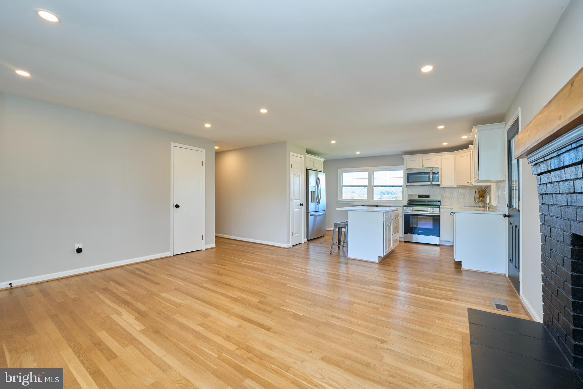 5635 MERRY OAKS RD