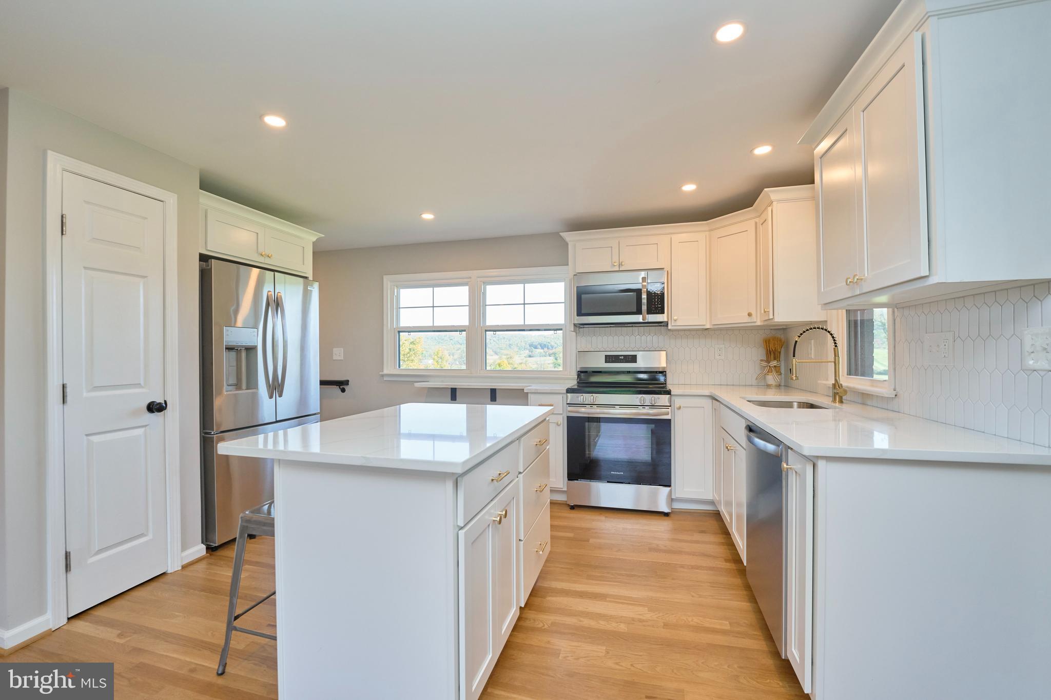 5635 MERRY OAKS RD