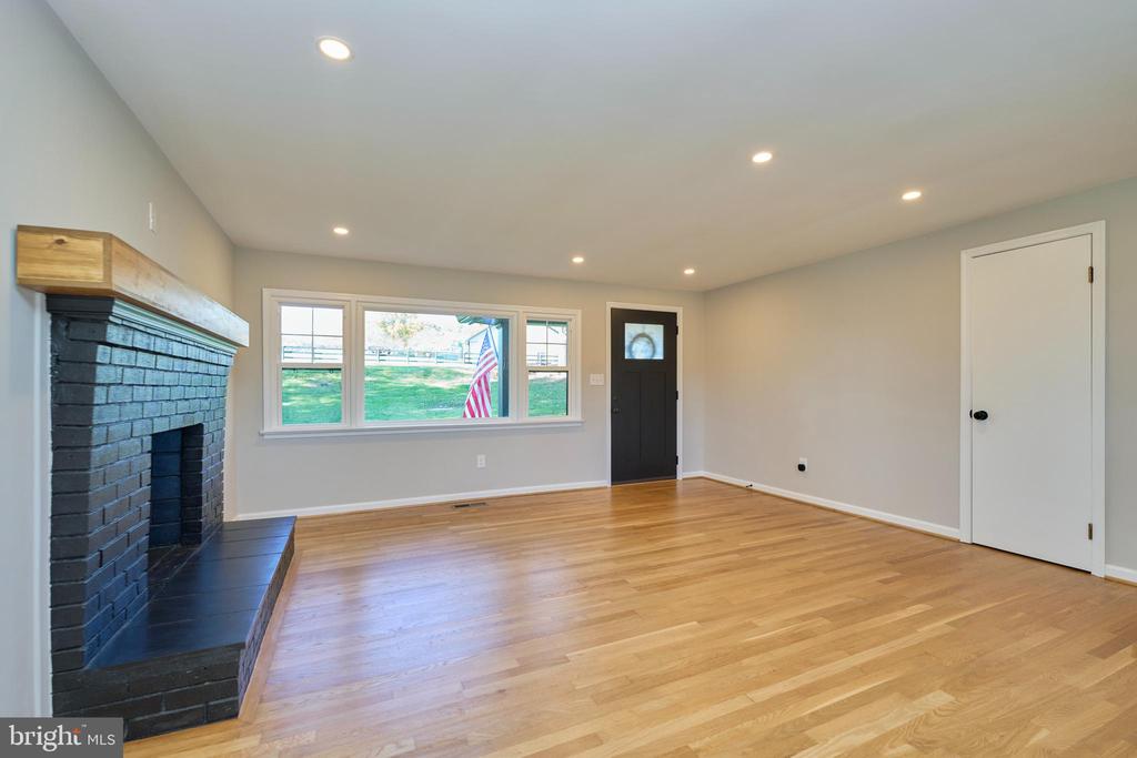 5635 MERRY OAKS RD