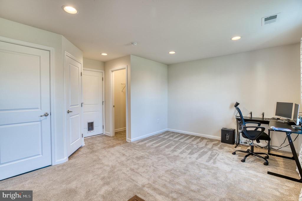 9024 RANDOLPH CIRCLE