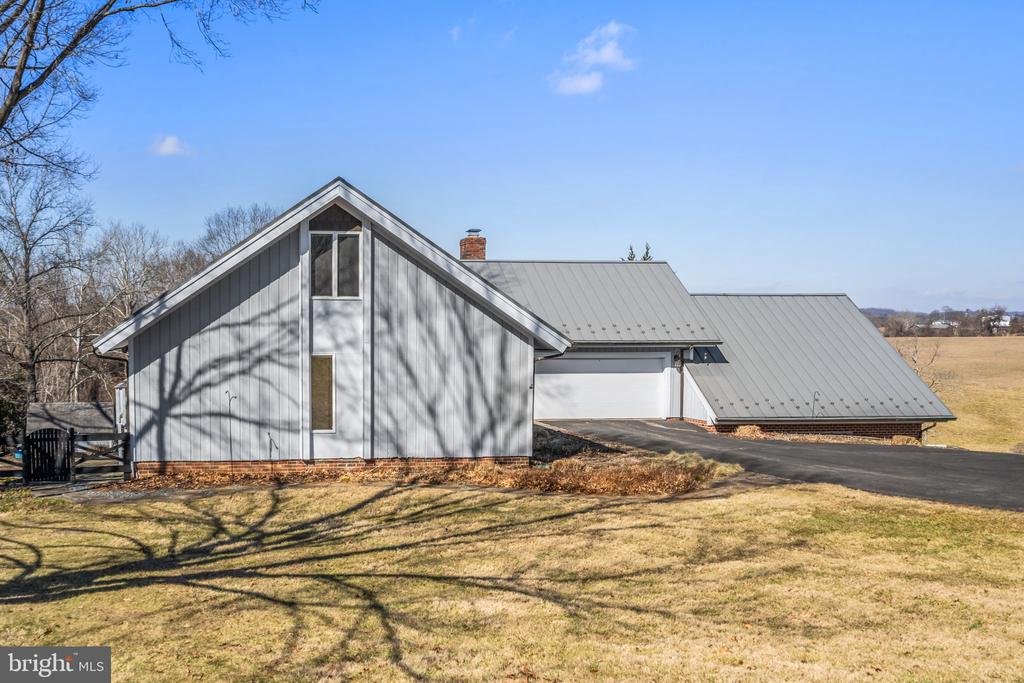 7507 LEIGH ROAD
