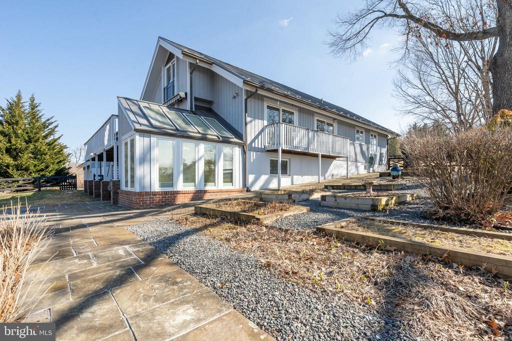 7507 LEIGH ROAD