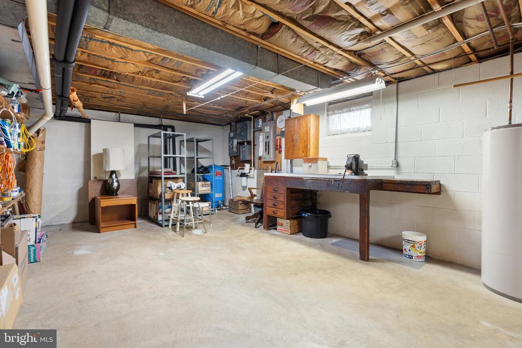 7507 LEIGH ROAD