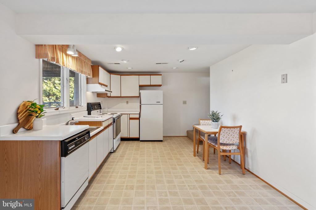 7507 LEIGH ROAD