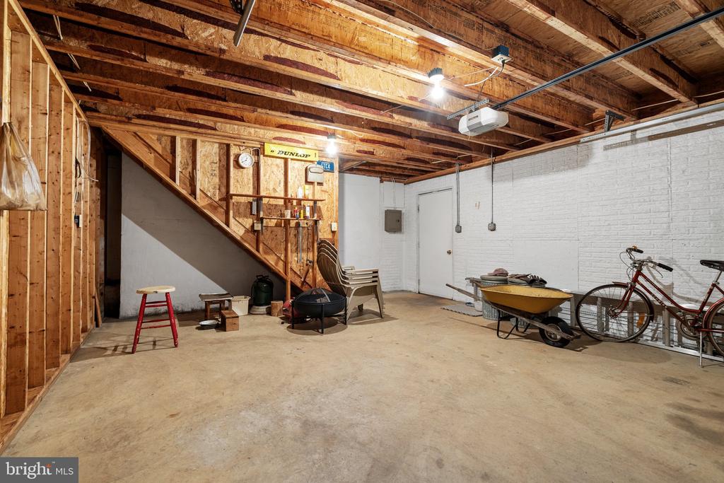 7507 LEIGH ROAD