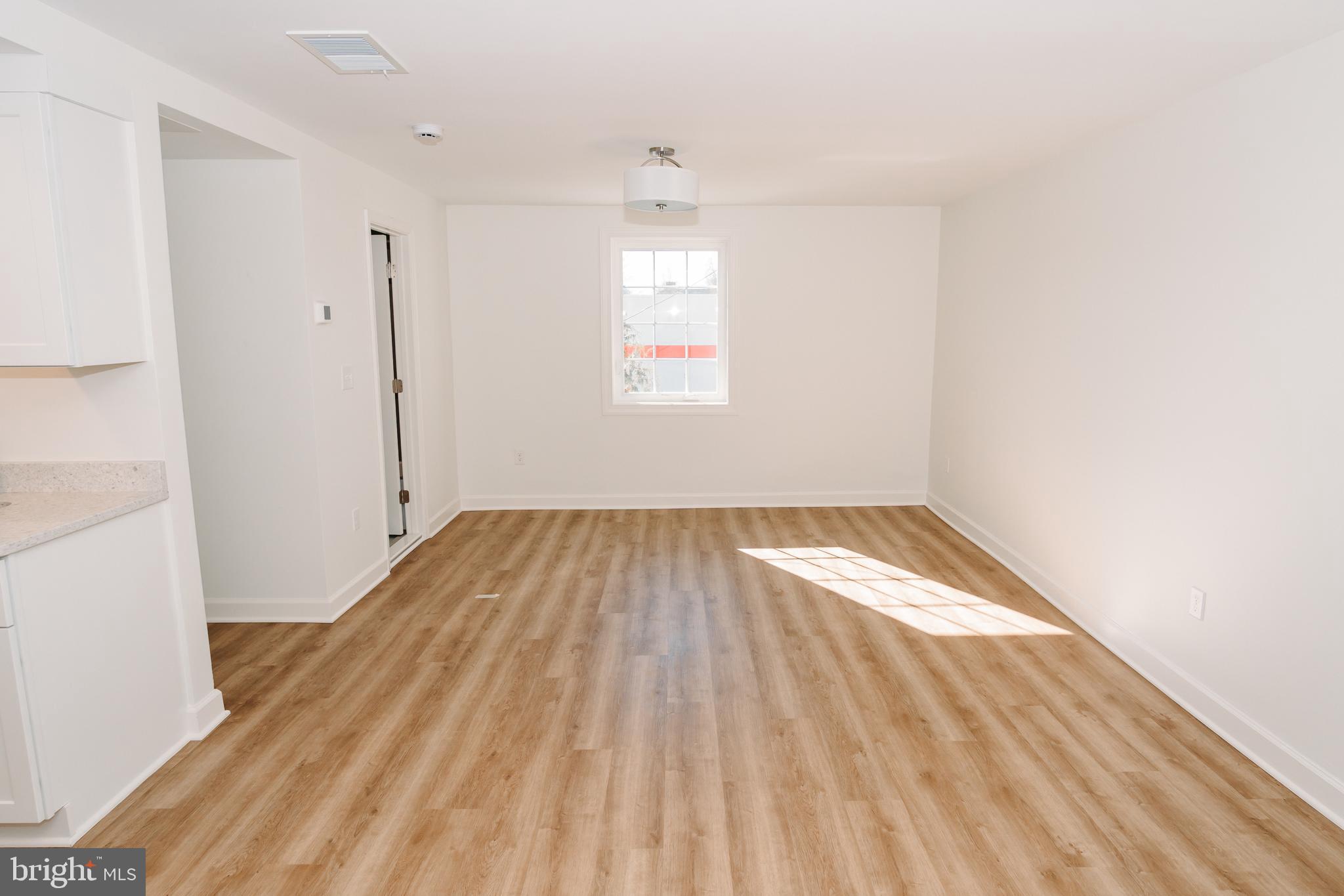 380 BROADVIEW AVE #APT 5