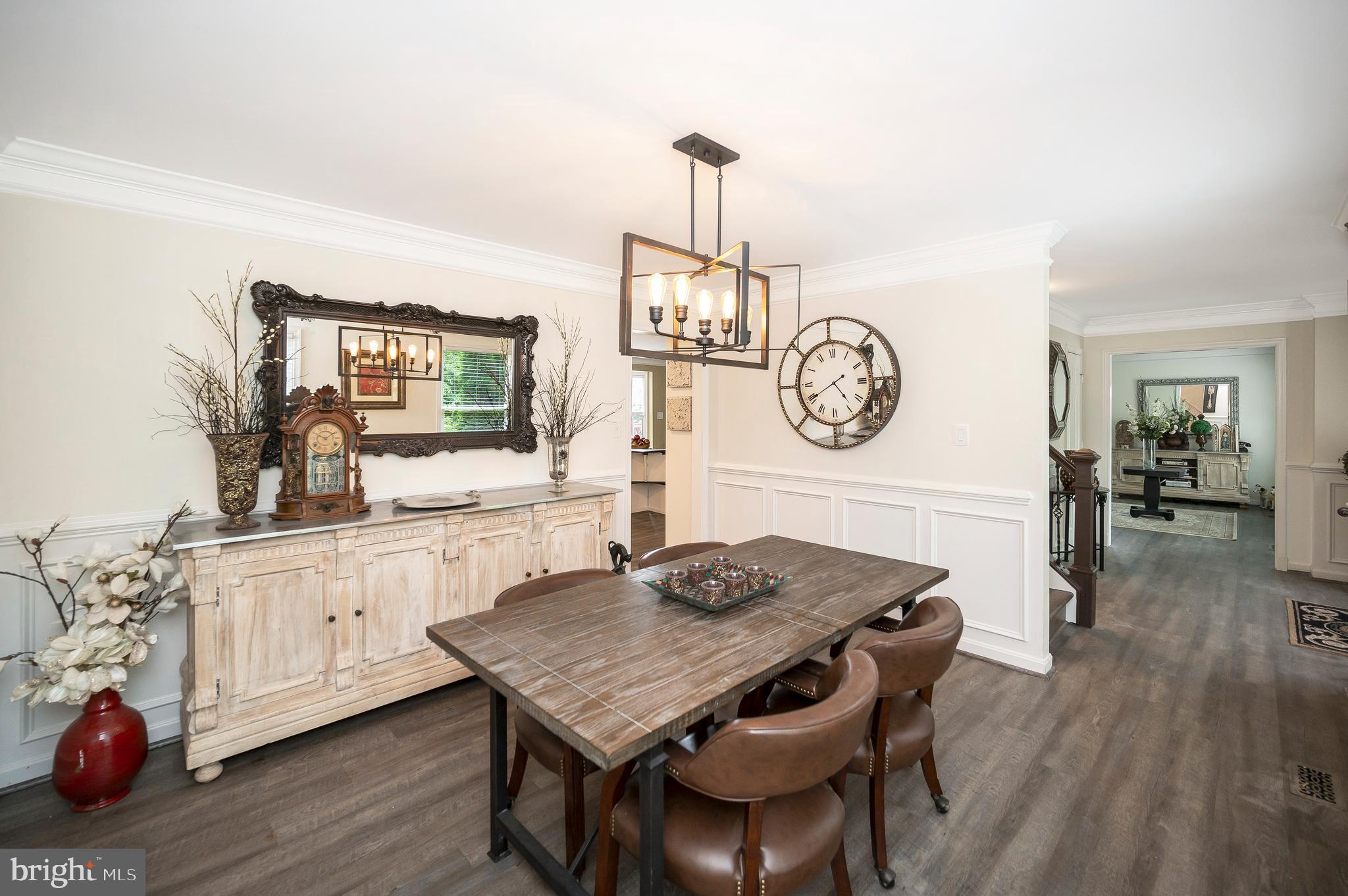 7267 Ridgedale Dr
