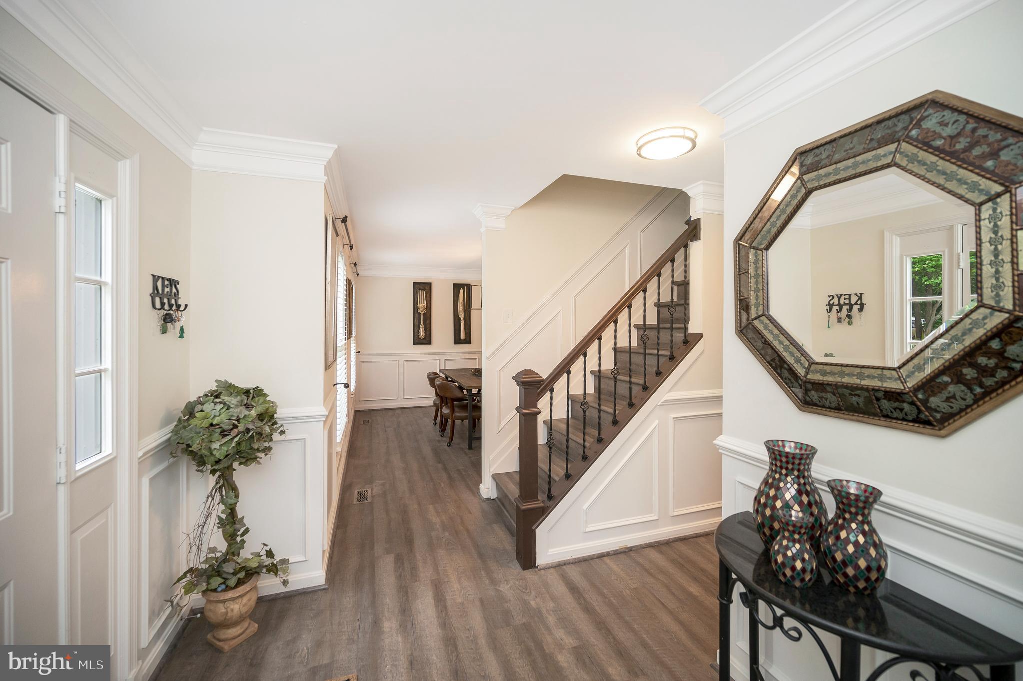 7267 Ridgedale Dr