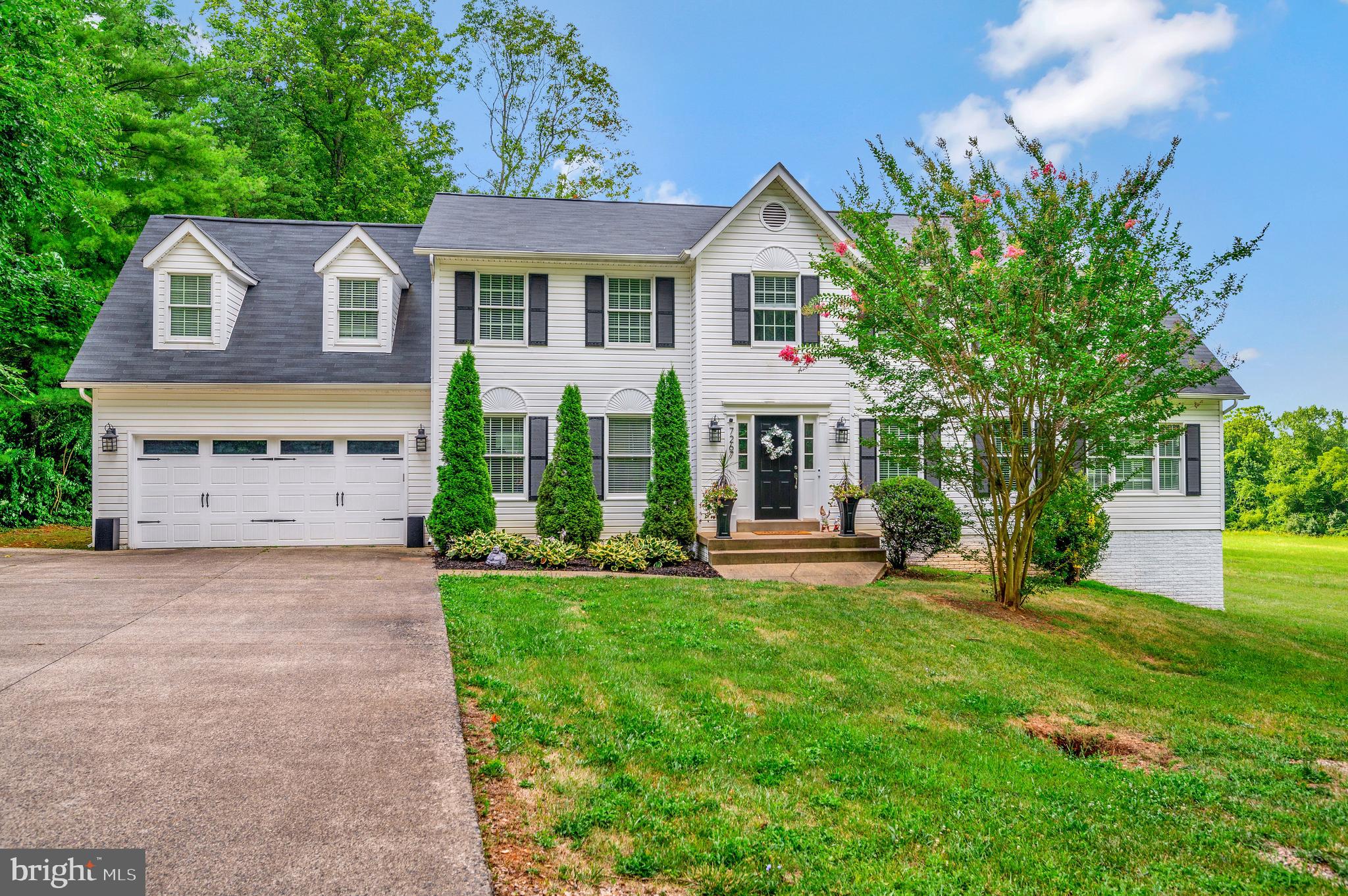 7267 Ridgedale Dr