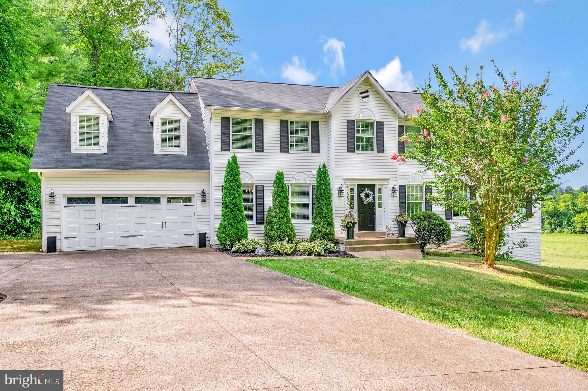 7267 Ridgedale Dr