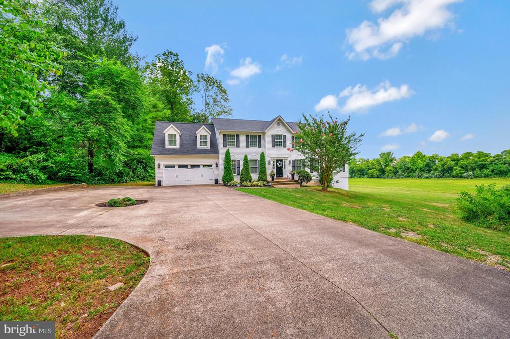 7267 Ridgedale Dr
