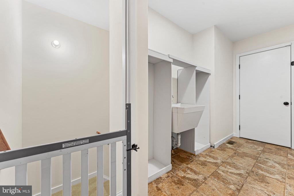 6589 GRAYS MILL ROAD