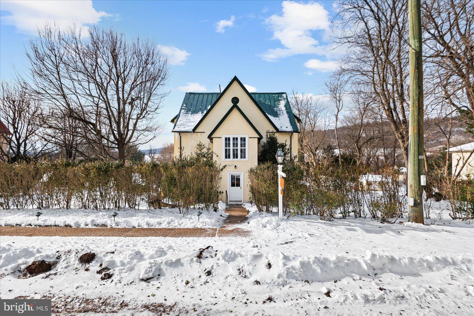 697 Federal St