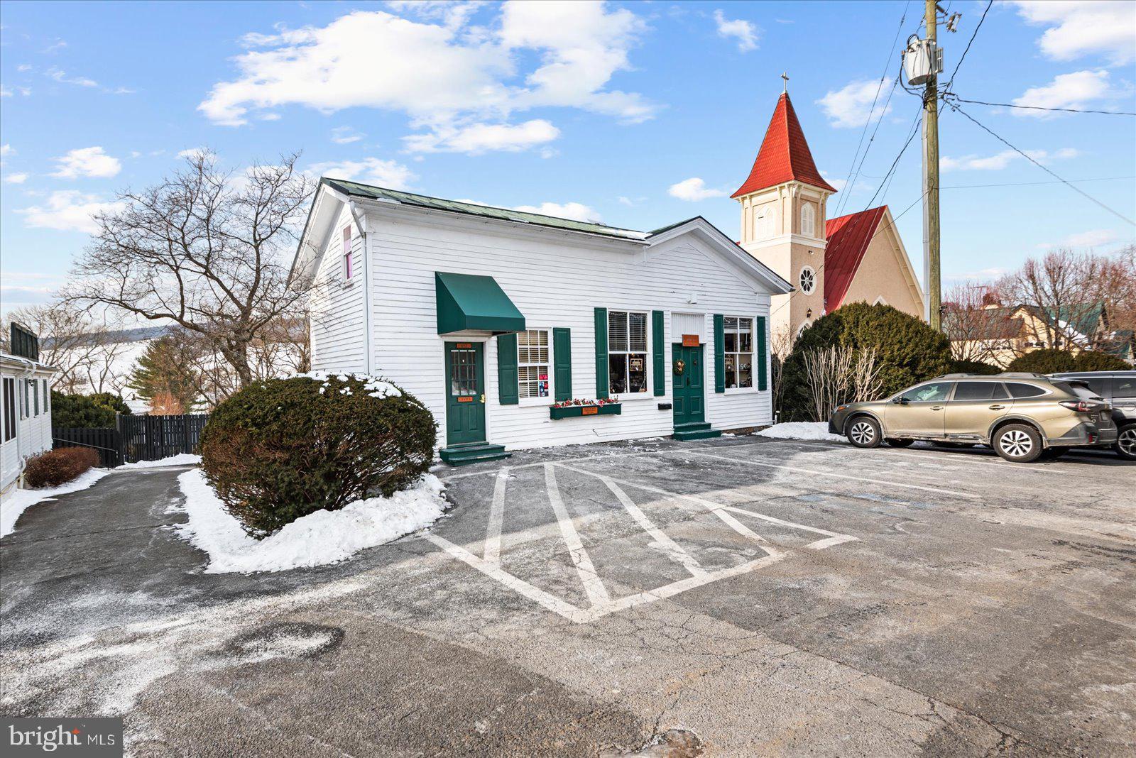 697 Federal St