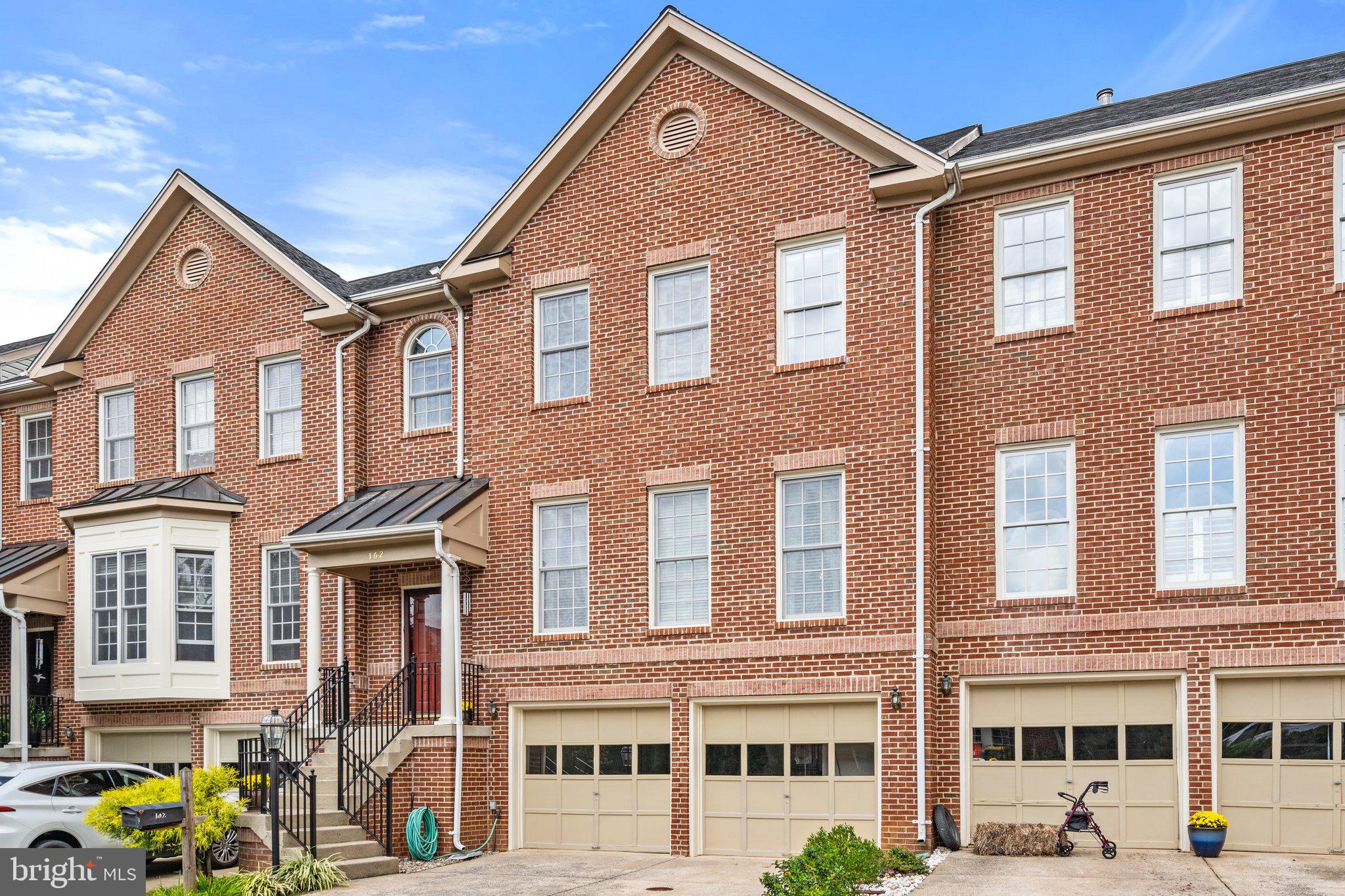 162 MOSBY CIRCLE
