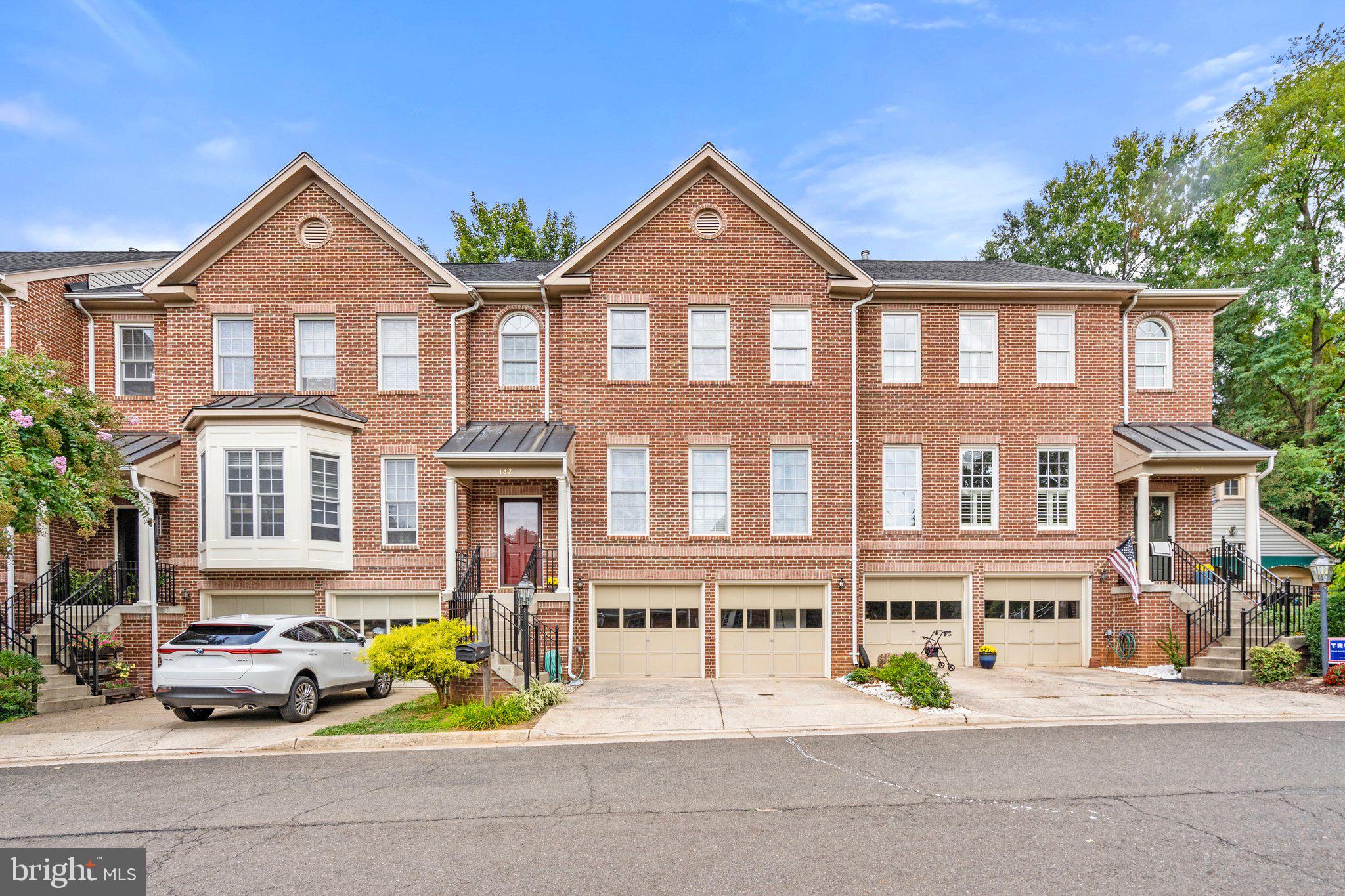 162 MOSBY CIRCLE