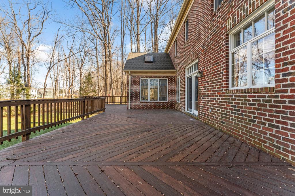 6586 CHESAPEAKE PLACE