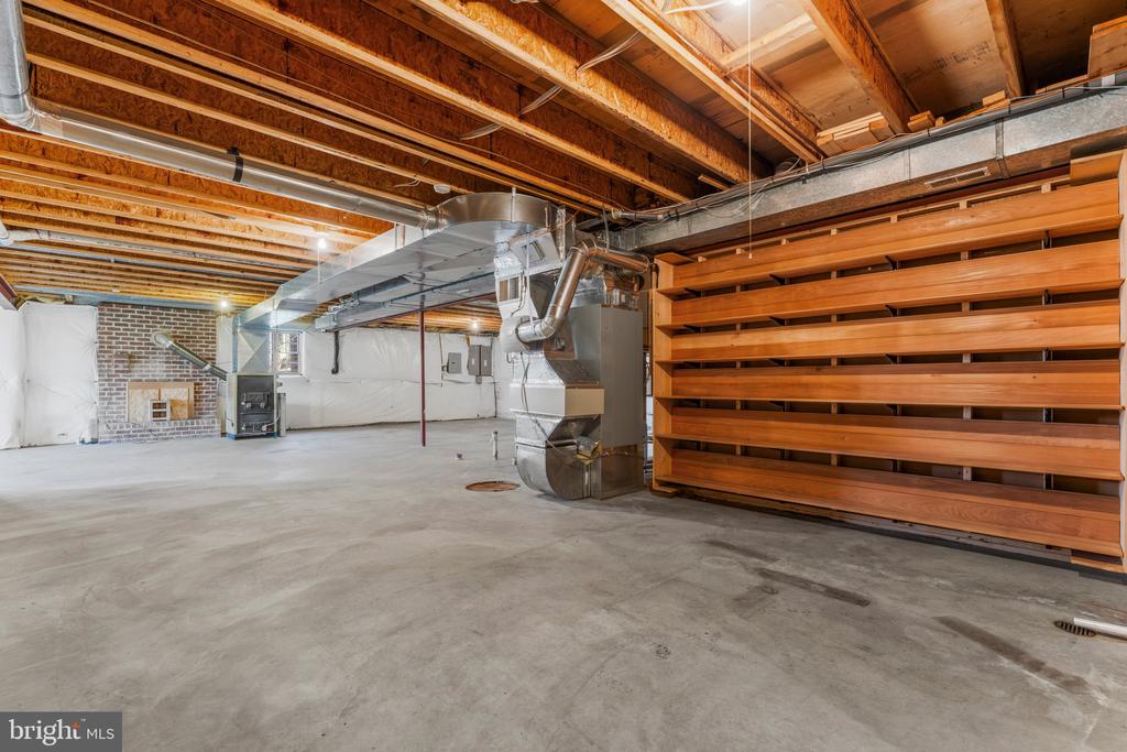 6586 CHESAPEAKE PLACE