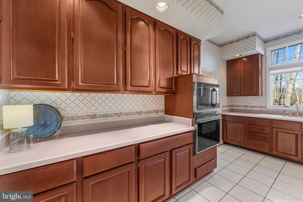 6586 CHESAPEAKE PLACE