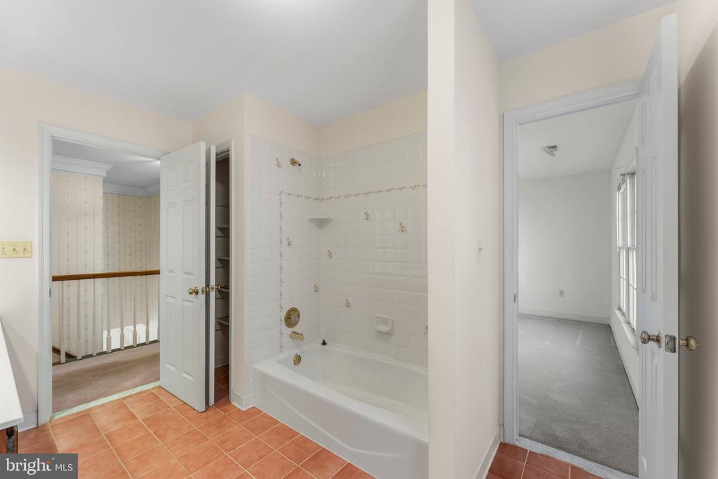 6586 CHESAPEAKE PLACE