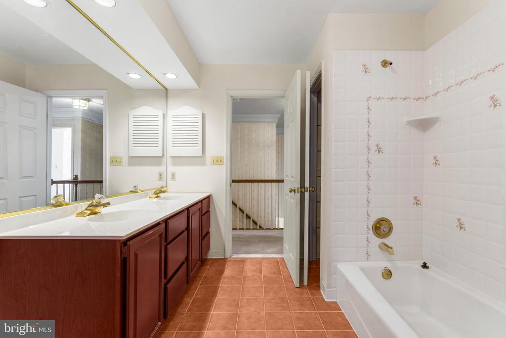 6586 CHESAPEAKE PLACE