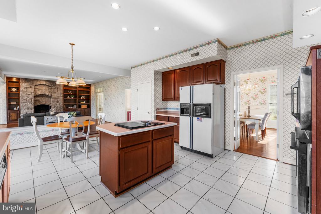 6586 CHESAPEAKE PLACE