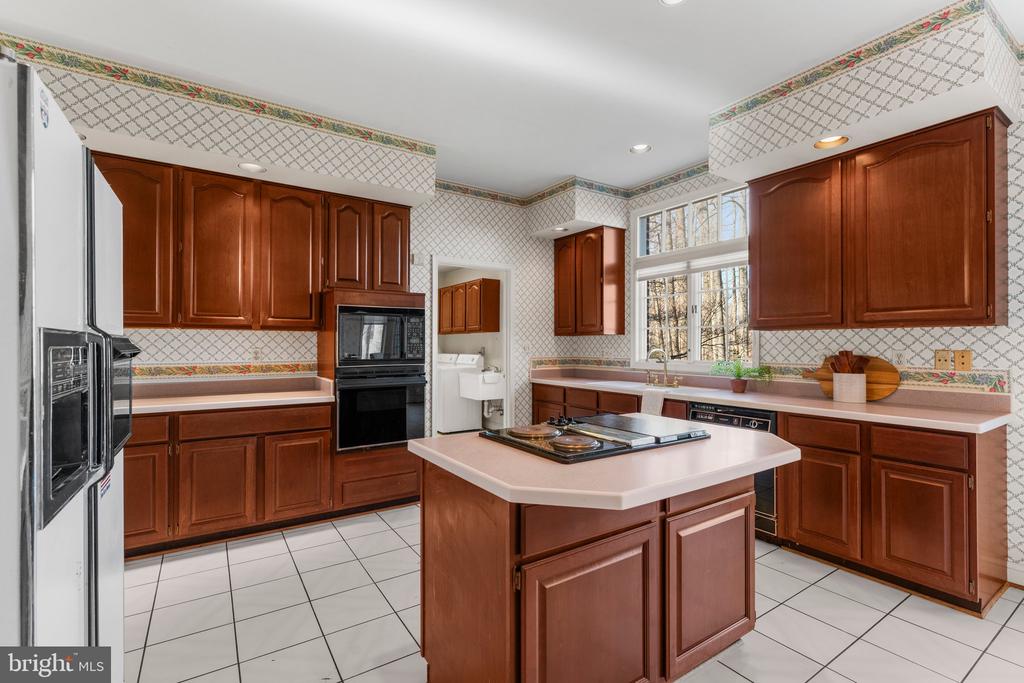 6586 CHESAPEAKE PLACE