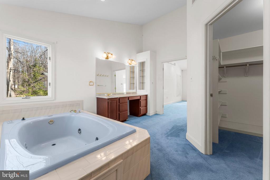 6586 CHESAPEAKE PLACE