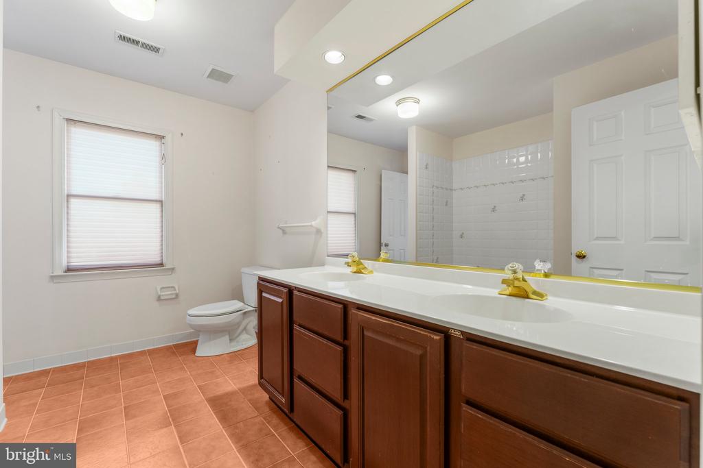 6586 CHESAPEAKE PLACE
