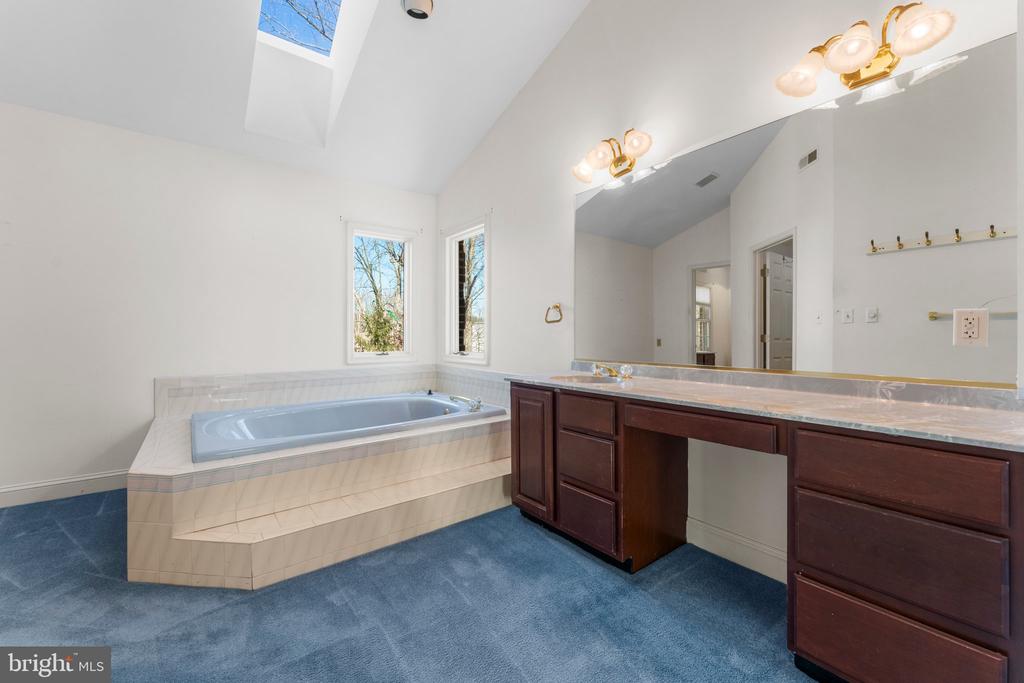 6586 CHESAPEAKE PLACE