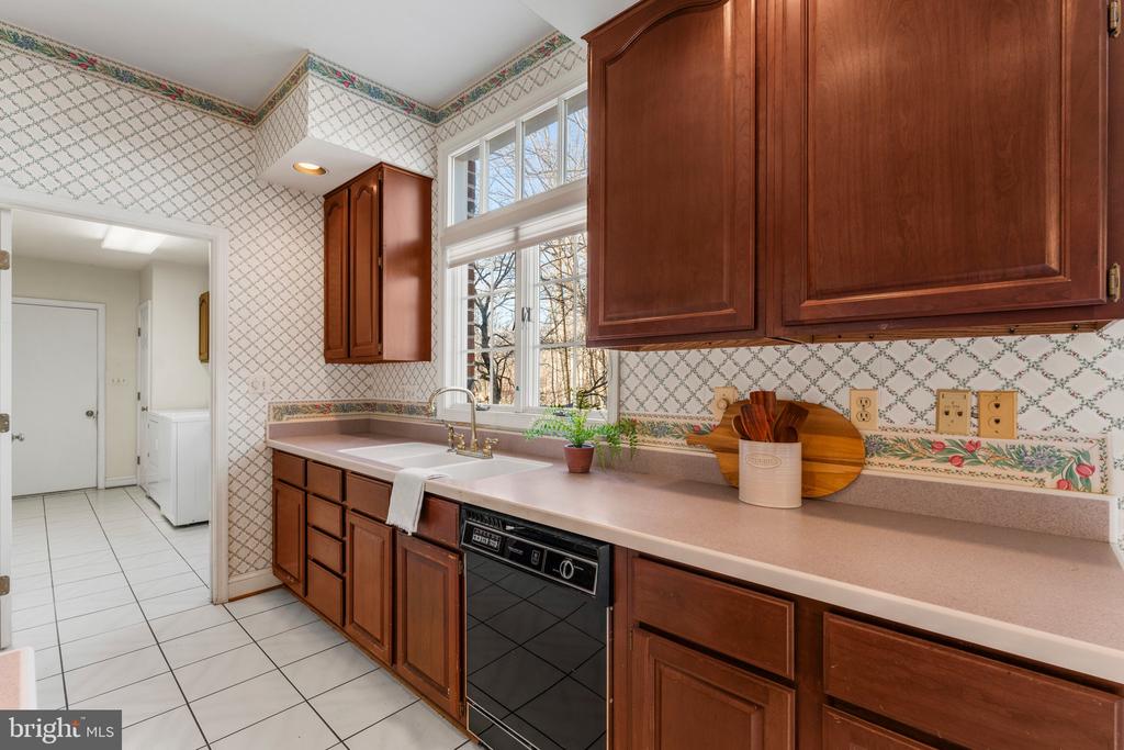 6586 CHESAPEAKE PLACE