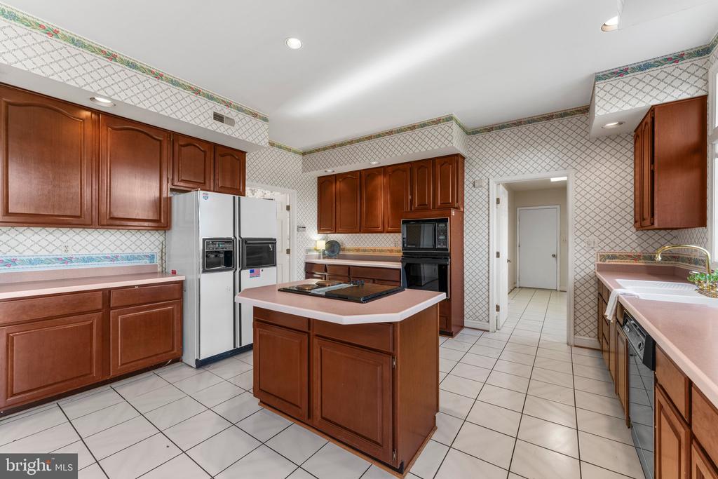 6586 CHESAPEAKE PLACE