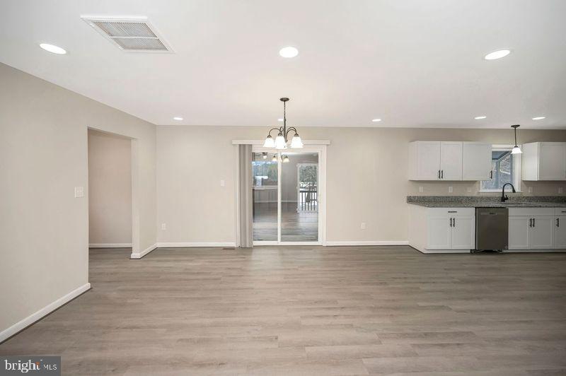 9718 Meetze Rd