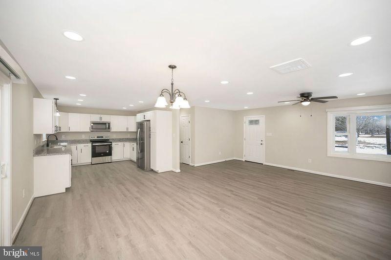 9718 Meetze Rd
